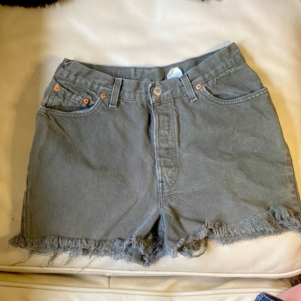 Button fly 1993 vintage cutoff Levi’s shorts